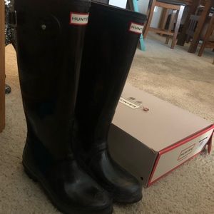 BNWB Black classic hunter boots!! Brand new!!!!